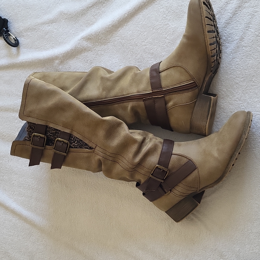 Tan zip boots